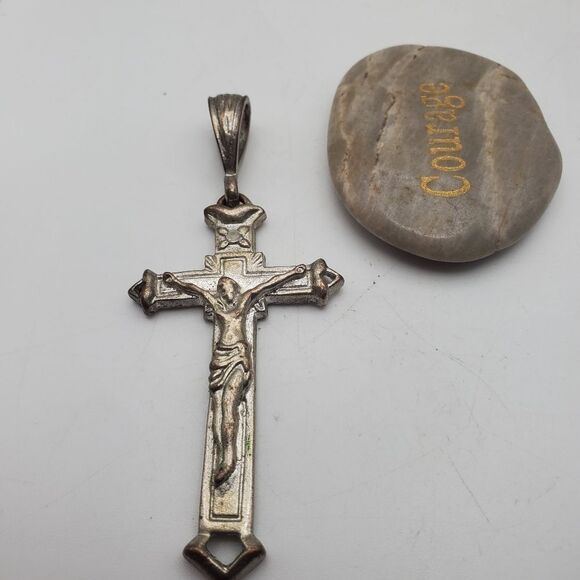 Silver toned intricate carved crucifix rosary cross necklace pendant religious‎